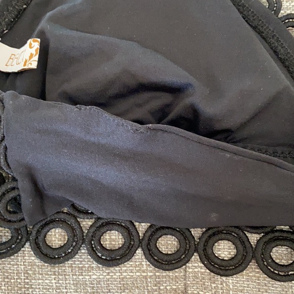 Becca Bikini L Top XL Bottom - Picture 3 of 8